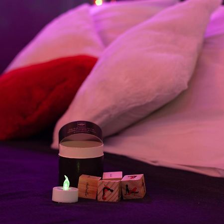 Love Room Avec Balneo Тулон Екстериор снимка