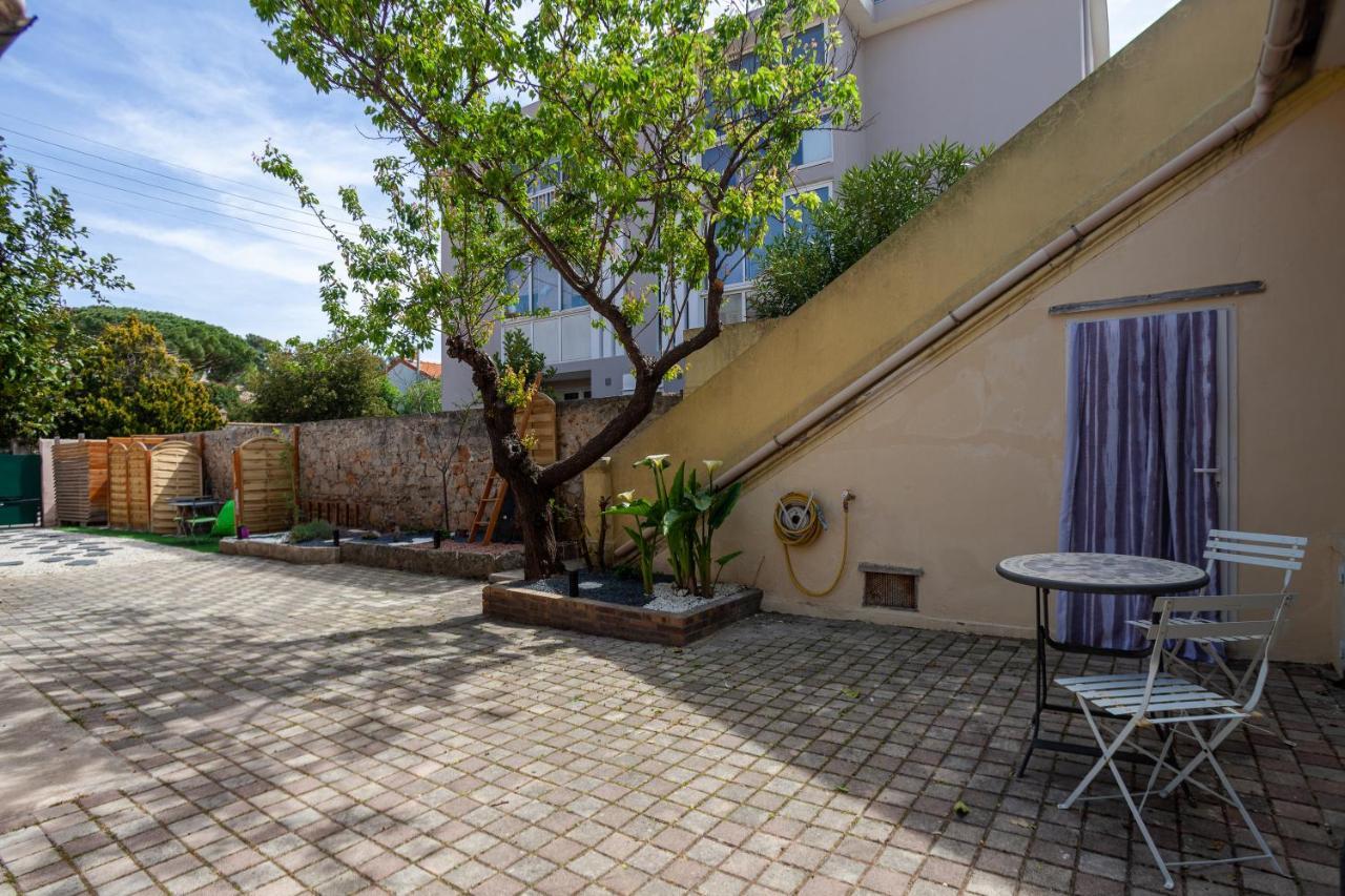 Love Room Avec Balneo Тулон Екстериор снимка