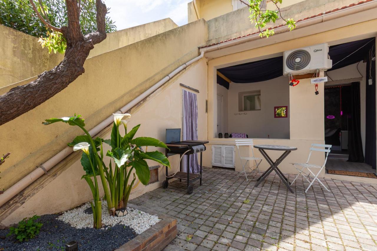 Love Room Avec Balneo Тулон Екстериор снимка